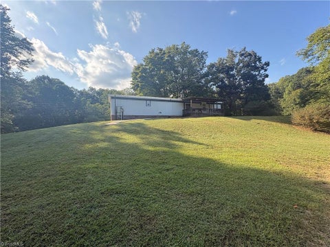 Mobile Home For Sale - 329 Graystone Road<br/> Mount Airy, NC 27030