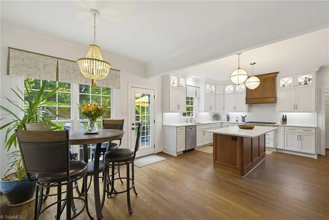 1006 Blanton Place, photo 5 of 42