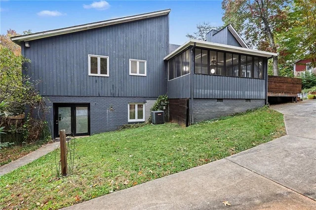 1505 Bearhollow Road, photo 5 of 29