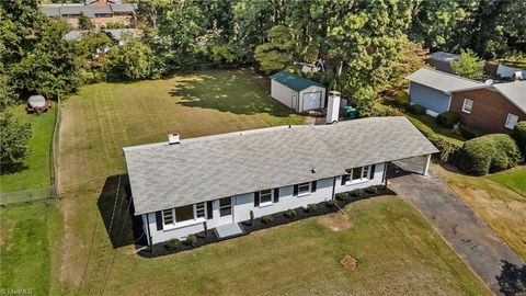 A home in Clemmons