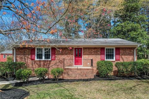 Homes For Sale - 805 Claymore Court<br/> Rockingham County, Reidsville, NC 27320