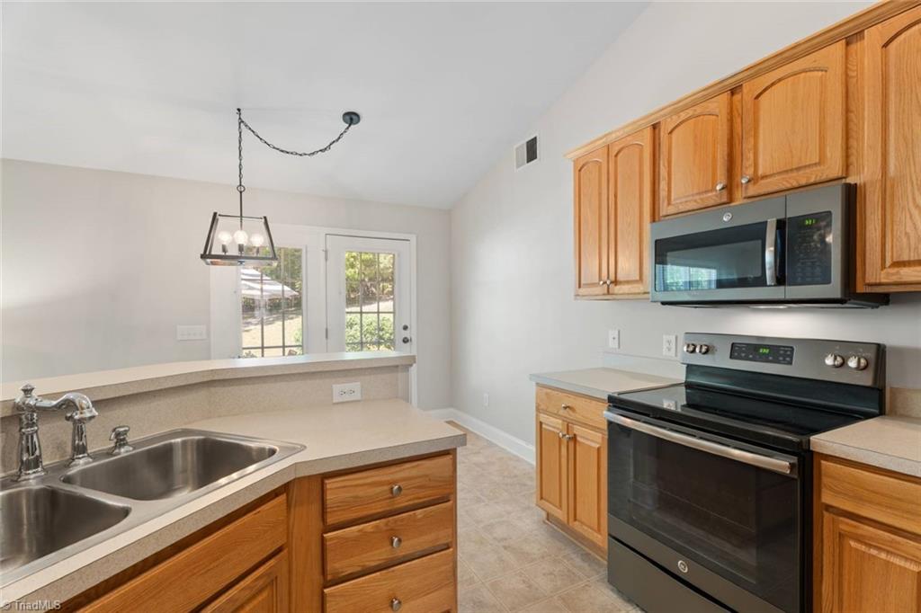 6709 Elm Hill Drive, Clemmons, North Carolina image 11