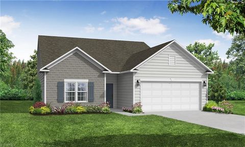 Homes For Sale - 240 Waylon Court<br/> Lexington, NC 27295