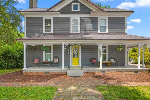 Homes For Sale - 212 Fayetteville Street<br/> Randolph County, Liberty, NC 27298