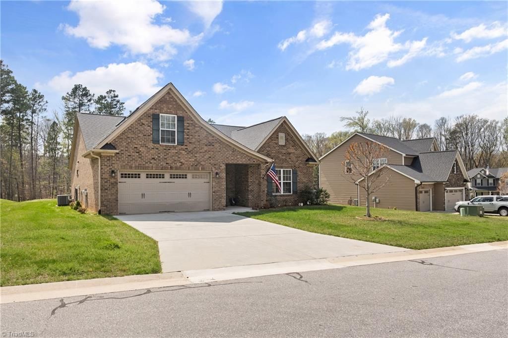 Photo of 2526 Redwood Hill Court, Kernersville, NC 27284 (MLS # 1213531)