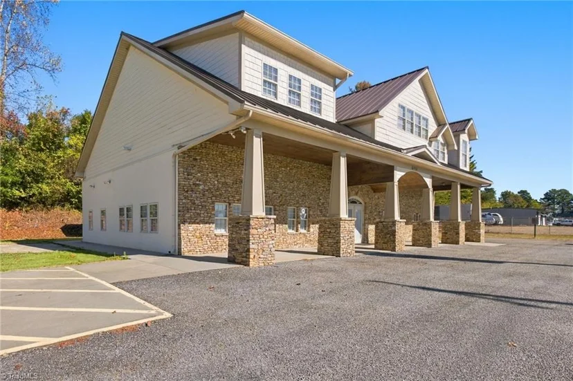6810 W Us Highway 421, photo 1 of 50