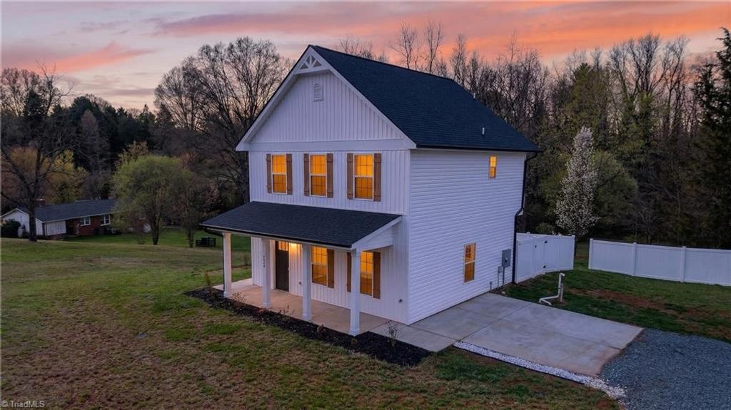 Photo of 4434 Gracemont Drive, Winston-Salem, NC 27106 (MLS # 1212451)