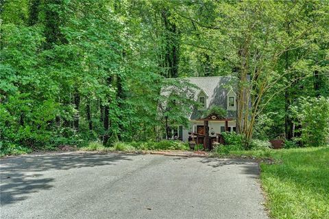 Single Family Residence in Winston Salem NC 4325 Walnut Hollow Drive.jpg