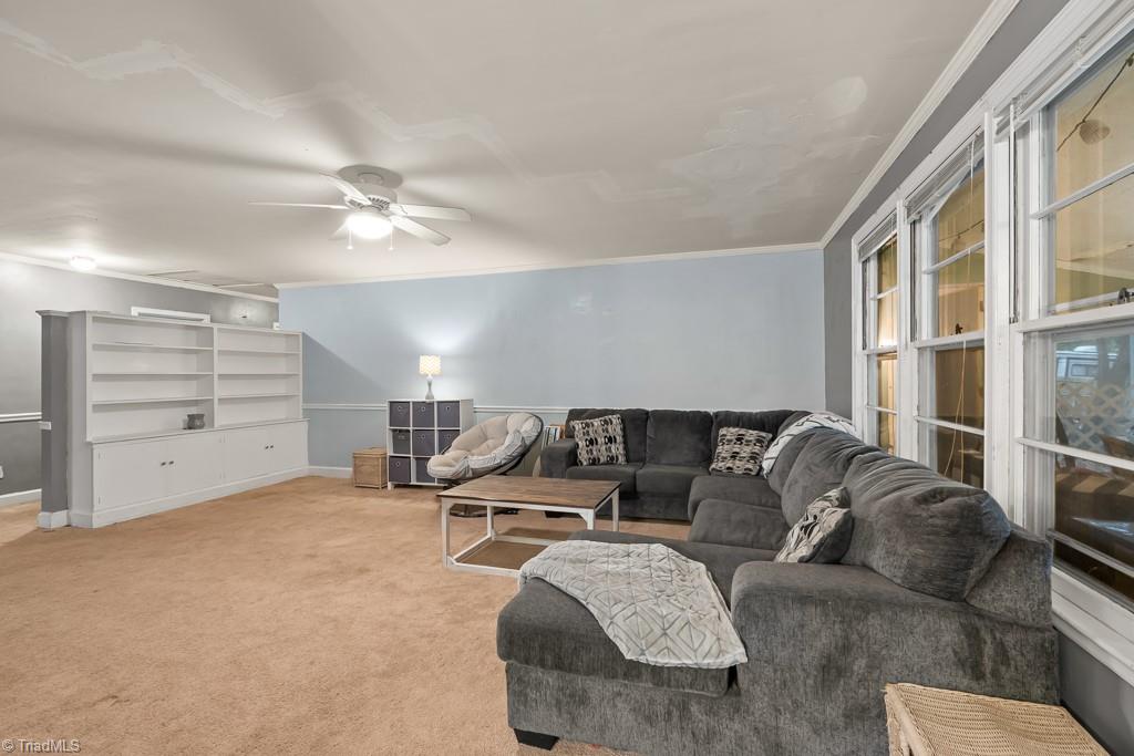 Photo 9 of 30 of 810 W Westwood Avenue house