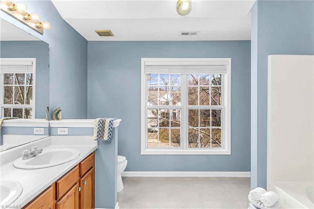 2208 Woodbury Drive, Hillsborough, North Carolina image 16