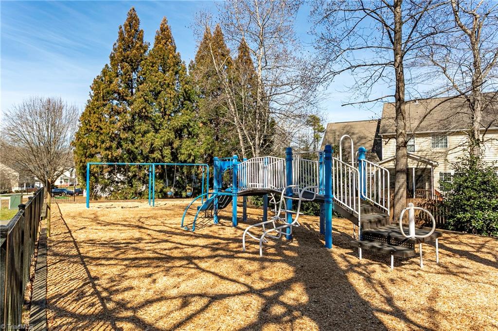 2208 Woodbury Drive, Hillsborough, North Carolina image 33