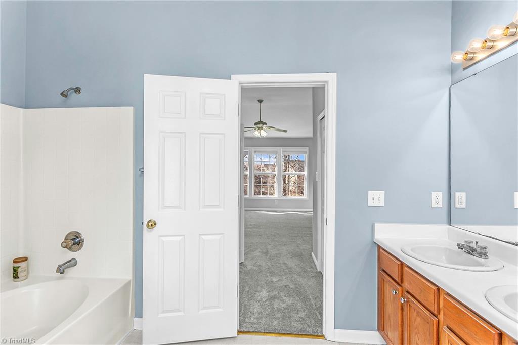 2208 Woodbury Drive, Hillsborough, North Carolina image 17