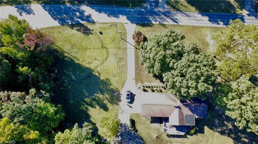 807 Dublin Road, photo 1 of 20