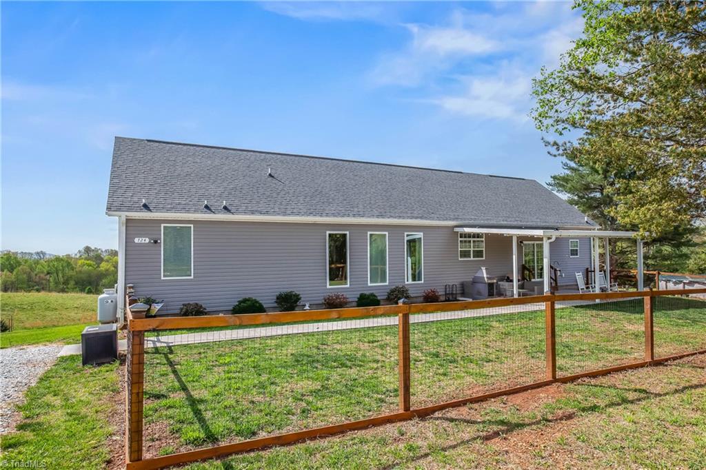 724 Tom Cook Road, Pilot Mountain, North Carolina image 34