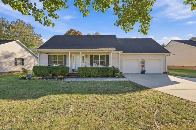 114 Winchester Court, photo 2 of 50