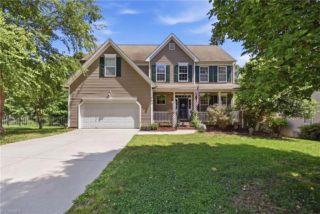 Photo of 102 Farriers Lane, Jamestown, NC 27282 (MLS # 1221833)