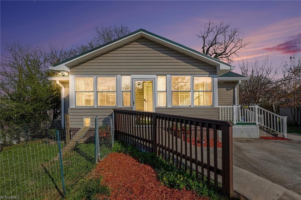 Photo of 997 Robbins Circle, Lexington, NC 27292 (MLS # 1212870)