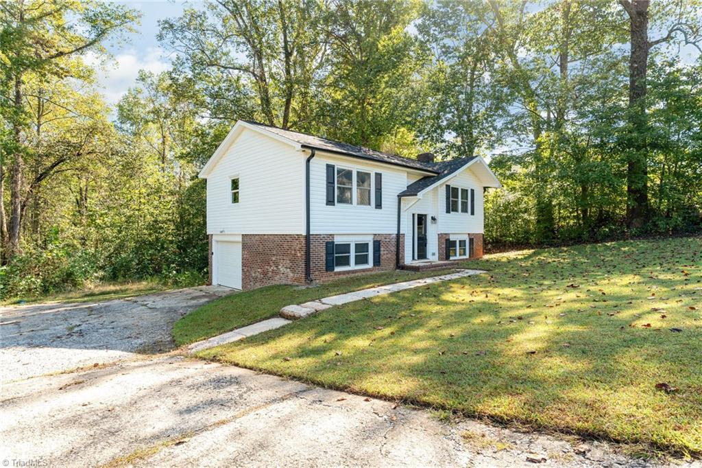 821 Prince Edward Road