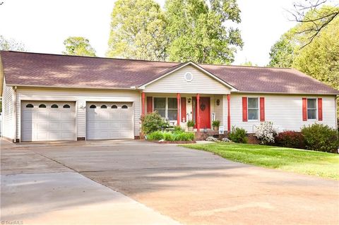 Photo of 3777 Libertys Run Drive, Sophia, NC 27350 (MLS # 1214907)
