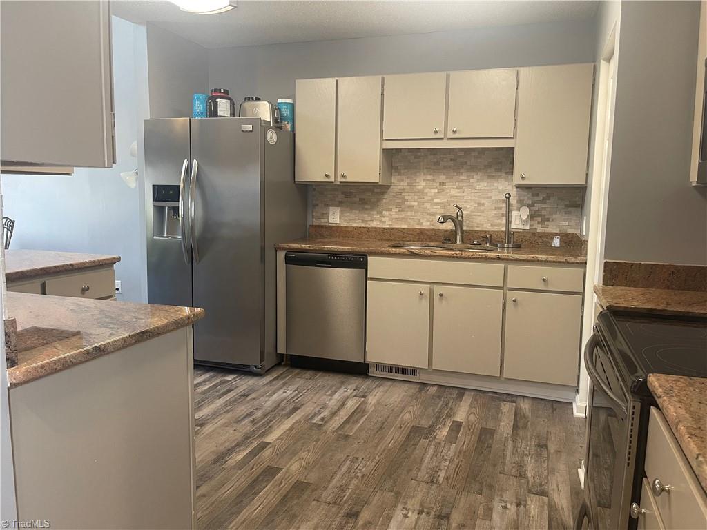 Photo 5 of 18 of 19 Lantern Lane townhome