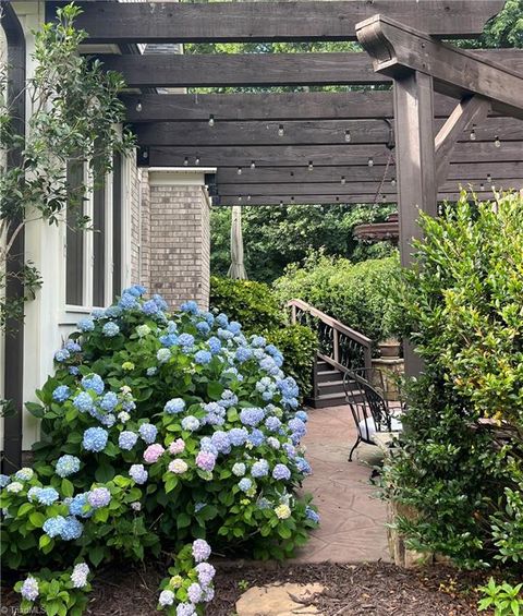 A home in Kernersville