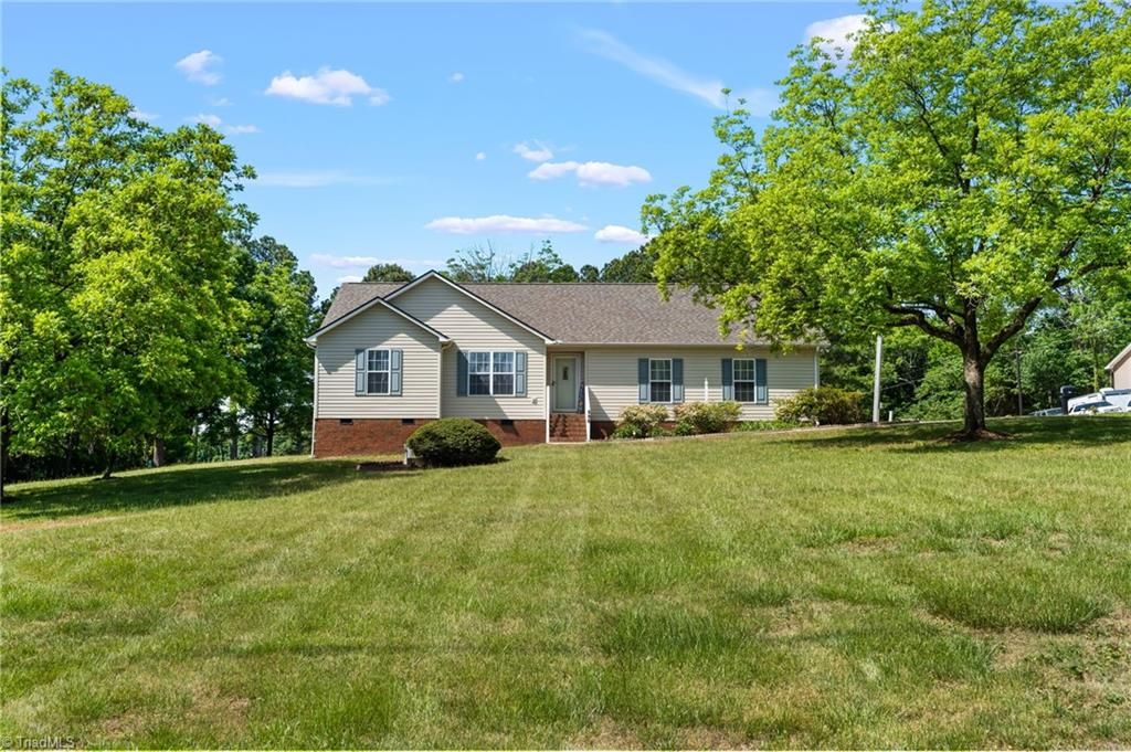 Photo of 998 Fuller Mill Road, Thomasville, NC 27360 (MLS # 1219237)