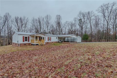 Mobile Home For Sale - 3354 Haystack Road<br/> Surry County, Mount Airy, NC 27030