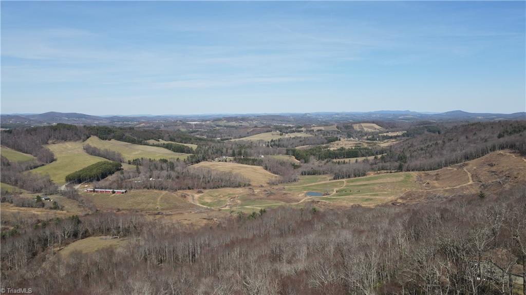 2487 Air Bellows Gap Road, Sparta, North Carolina image 5