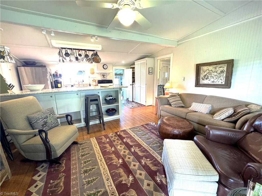 2487 Air Bellows Gap Road, Sparta, North Carolina image 10