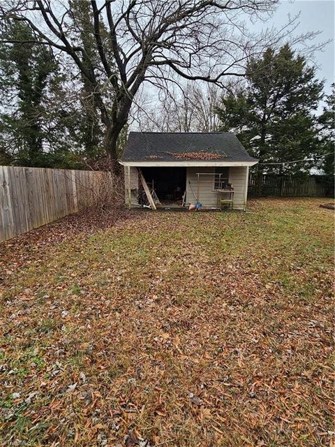 A home in Kernersville