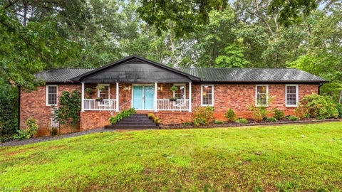 Homes For Sale - 681 Foxcroft Drive<br/> Lexington, NC 27292