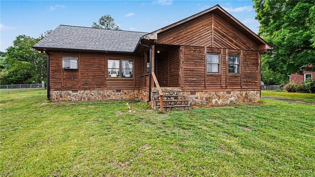 Photo of 3128 Williston Road, Walkertown, NC 27051 (MLS # 1219216)