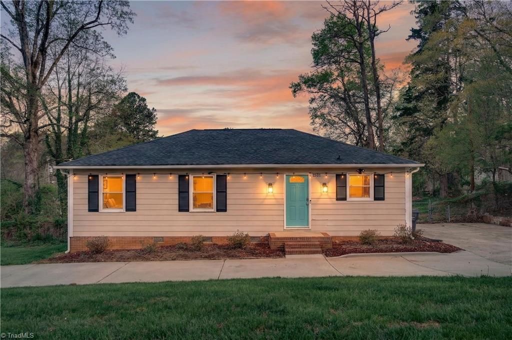Photo of 1501 Pebblebrook Road, Winston-Salem, NC 27105 (MLS # 1213157)