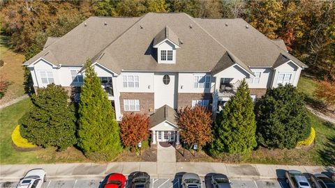 Condo For Sale - 100 Lennox Drive #2C<br/> Jamestown, NC 27282