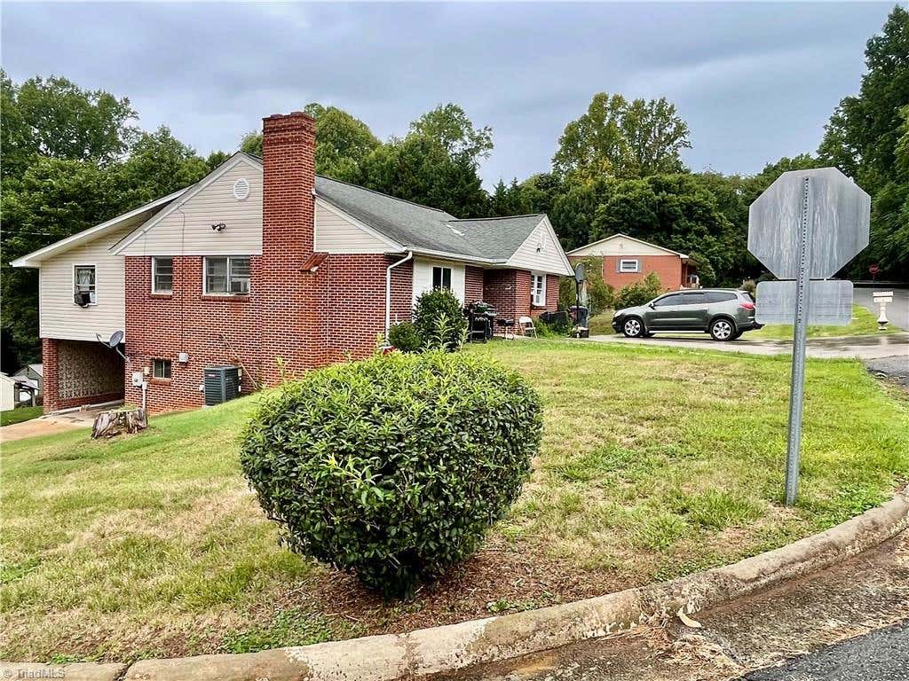 Photo of 901 10th Street, North Wilkesboro, NC 28659 (MLS # 1230141)