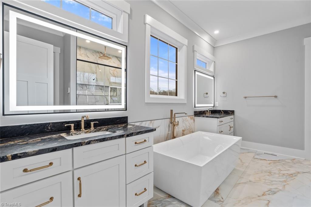 Winston-Salem, North Carolina 27106, United States, 4 Bedrooms Bedrooms, ,4 BathroomsBathrooms,Residential,Active,39287