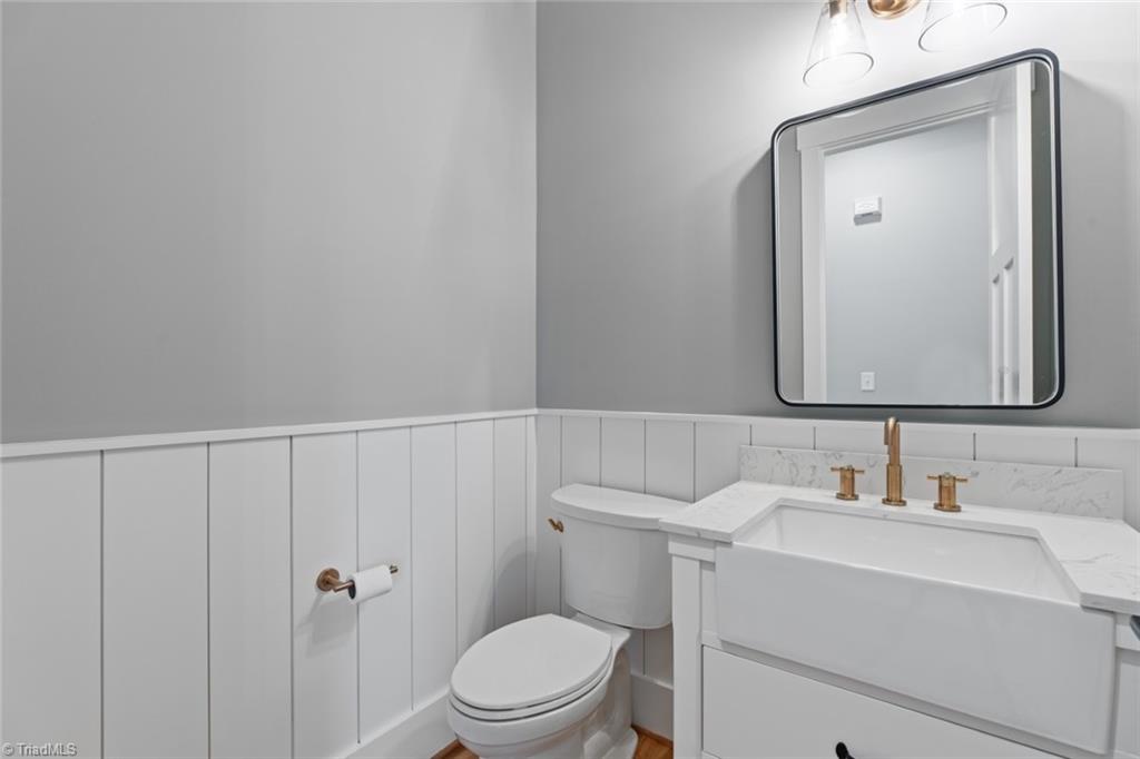 Winston-Salem, North Carolina 27106, United States, 4 Bedrooms Bedrooms, ,4 BathroomsBathrooms,Residential,Active,39287