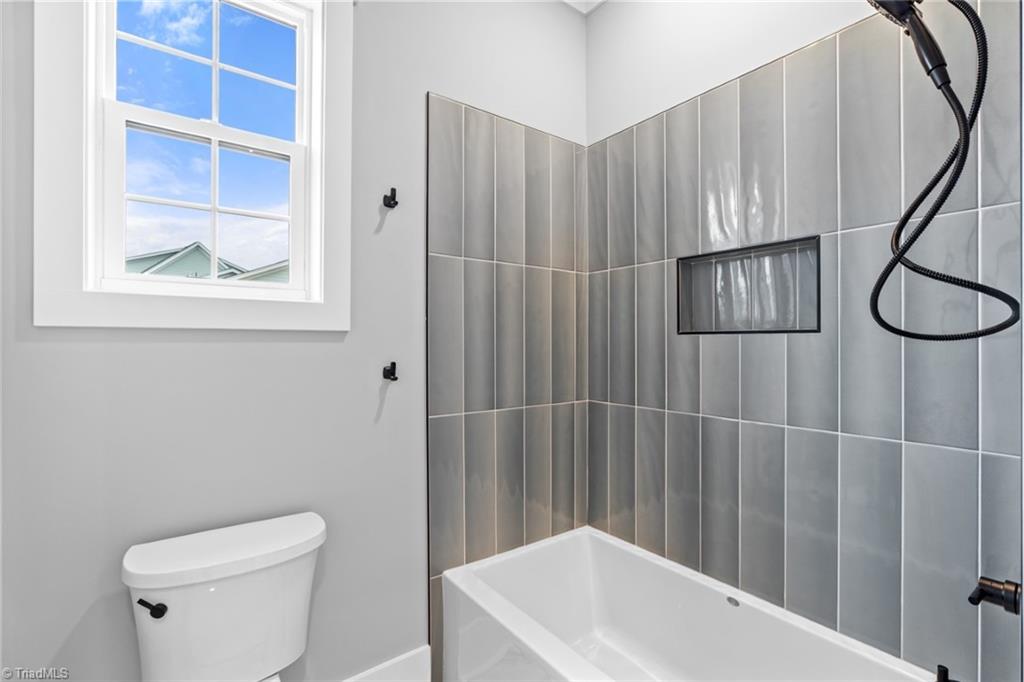 Winston-Salem, North Carolina 27106, United States, 4 Bedrooms Bedrooms, ,4 BathroomsBathrooms,Residential,Active,39287