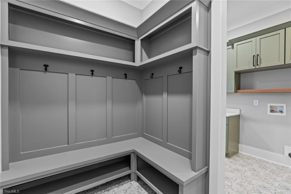 Winston-Salem, North Carolina 27106, United States, 4 Bedrooms Bedrooms, ,4 BathroomsBathrooms,Residential,Active,39287