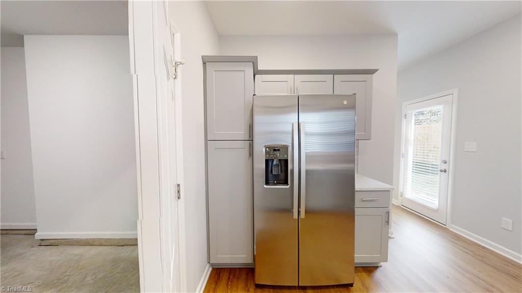 Greensboro, North Carolina 27405, United States, 3 Bedrooms Bedrooms, ,3 BathroomsBathrooms,Residential,Pending,44286