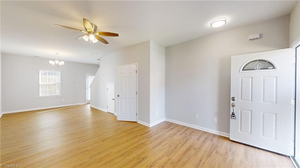 Greensboro, North Carolina 27405, United States, 3 Bedrooms Bedrooms, ,3 BathroomsBathrooms,Residential,Pending,44286