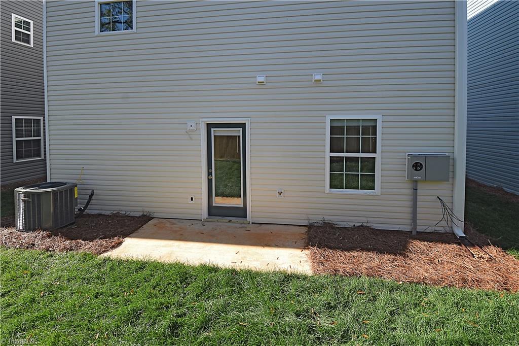 Greensboro, North Carolina 27405, United States, 3 Bedrooms Bedrooms, ,3 BathroomsBathrooms,Residential,Pending,44286