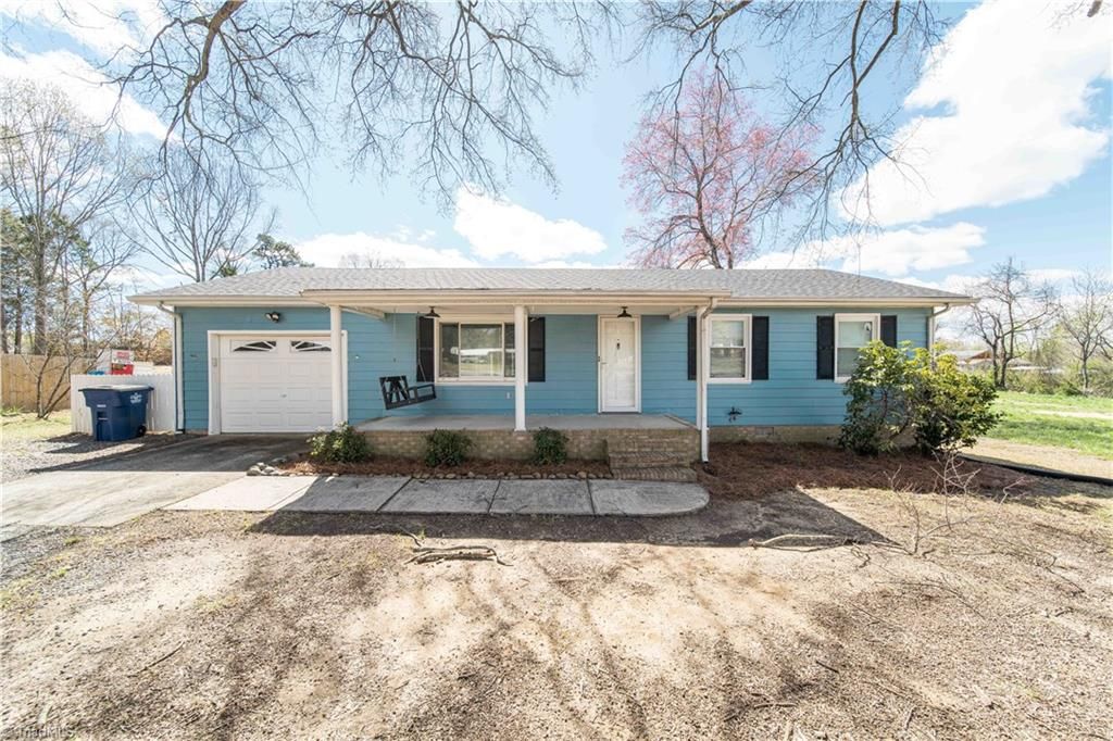 Photo of 4330 Glenford Drive, Winston-Salem, NC 27107 (MLS # 1212863)