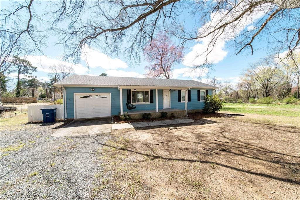 Photo of 4330 Glenford Drive, Winston-Salem, NC 27107 (MLS # 1212863)