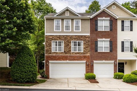 Townhouse For Sale - 1 Dillingham Place<br/> Greensboro, NC 27455