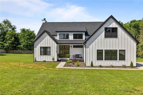 Single Family Residence in Davidson NC 10185 Earnhardt Lake Road.jpg
