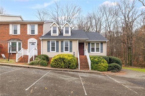 Photo of 905 Park Place Drive #D, Kernersville, NC 27284 (MLS # 1203632)