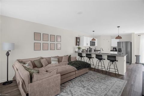 Homes For Sale - 143 Hunt Road<br/> Lexington, NC 27292