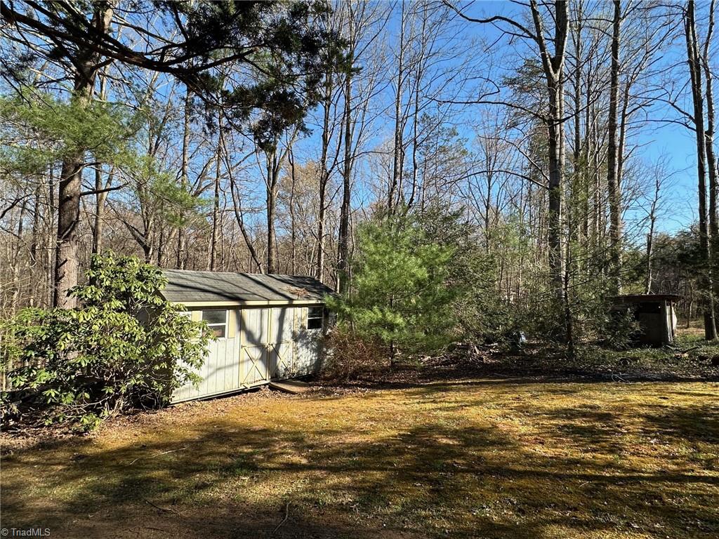 185 Hemlock Lane, State Road, North Carolina image 7