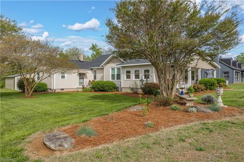 Homes For Sale - 271 N Main Street<br/> Denton, NC 27239